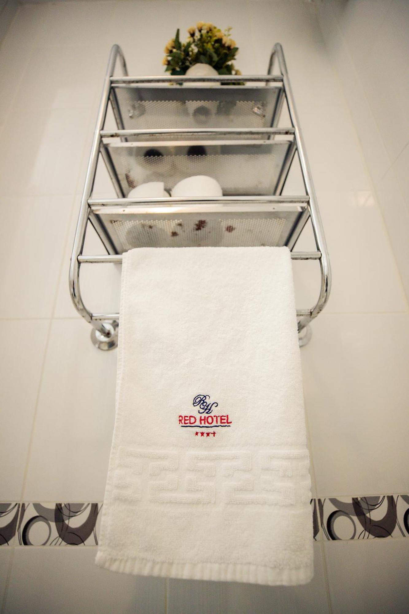 Red Hotel Riviera Suite&Lake Клуж-Напока Экстерьер фото